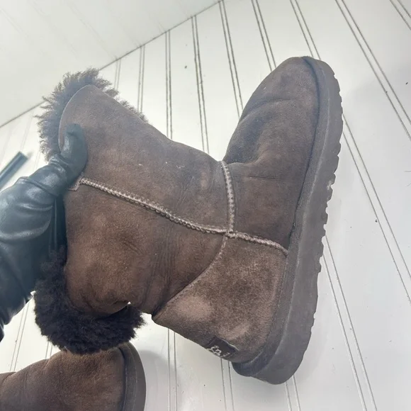 UGG Women's Bailey Button II Chocolate Brown Boots Size - Picture 7 of 12